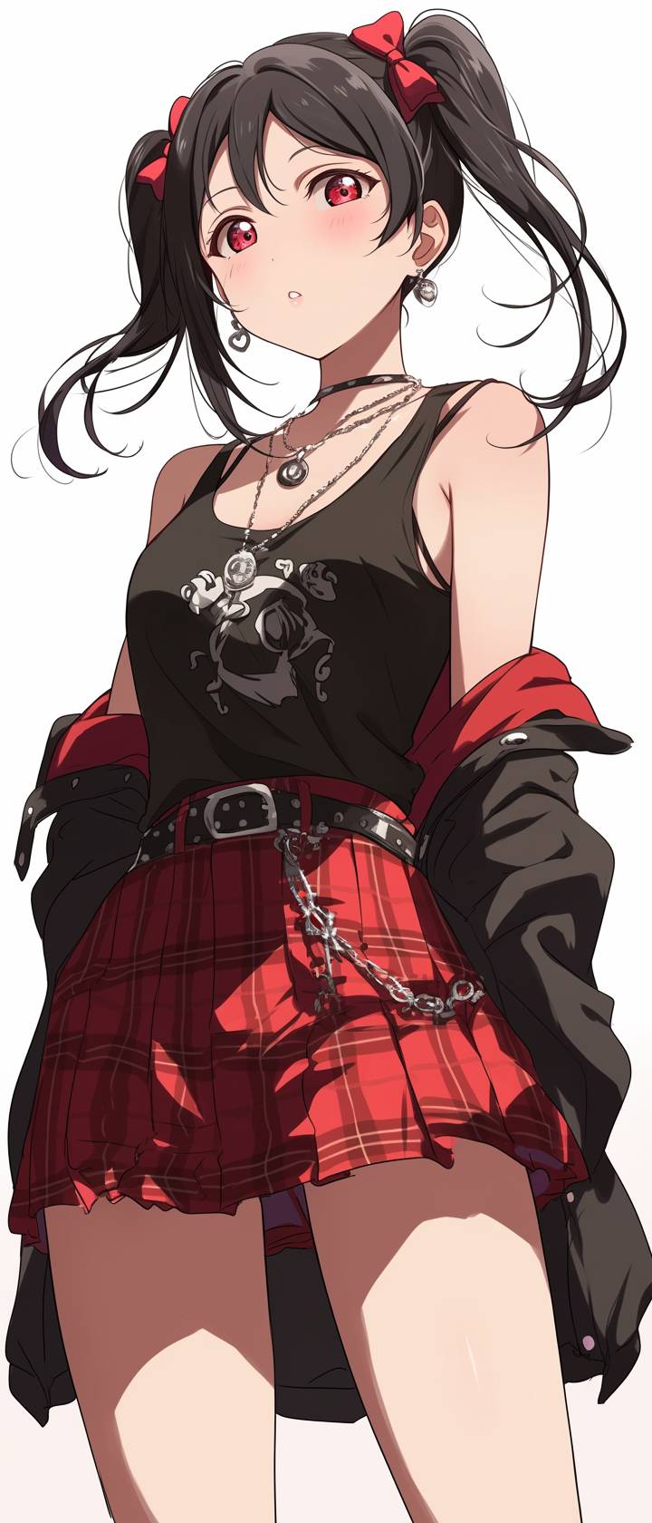 Nico Yazawa de Love Live! lleva una camiseta negra y una falda a cuadros rojos, mostrando un estilo de calle de primavera lleno de energía.