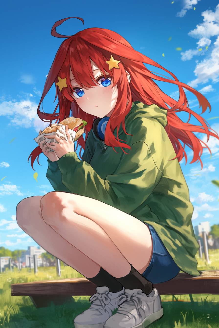 Itsuki Nakano de As Quintessential Quintuplets usa o estilo descontraído de Millie Bobby Brown, saboreando comida no parque.